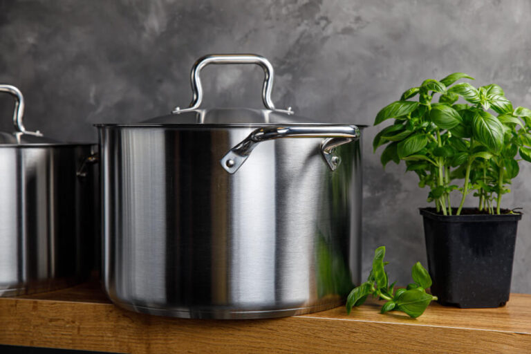 Jak efektywnie wyczyścić przypalony garnek aluminiowy – kompletny przewodnik